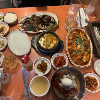 Sam Oh Jung - Tteobokki  Spicy Cold Noodles Marinated Raw Crab Soy Bean Soup - Korean Near Me - Lynnwood, Washington