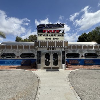 Studio Diner - American Near Me - San Diego, California