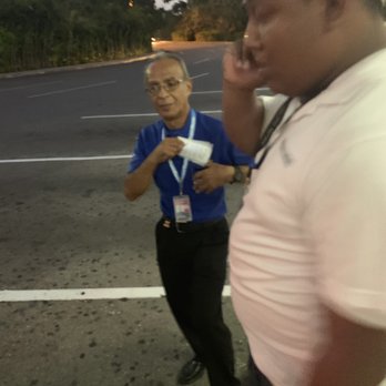 Super Shuttle - Both of these guys are preventing us from leaving. - Airport Shuttles Near Me - Cancún, ROO Super Shuttle - Both of these guys are preventing us from leaving. - Airport Shuttles Near Me - Cancún, ROO