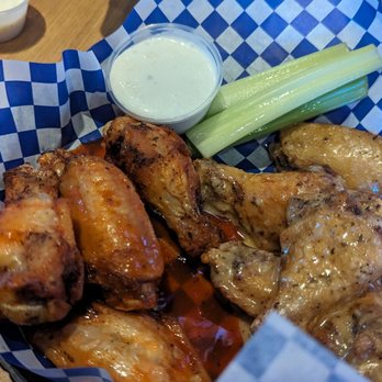 JB's Pour House - Wings - New American Near Me - Hermitage, Tennessee