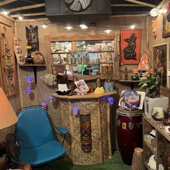 SB Urban Flea Market - Antiques Near Me - Santa Barbara, California