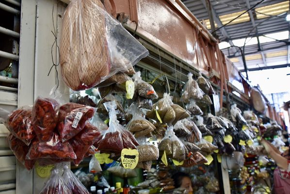 Mercado Lucas De Galvéz by null