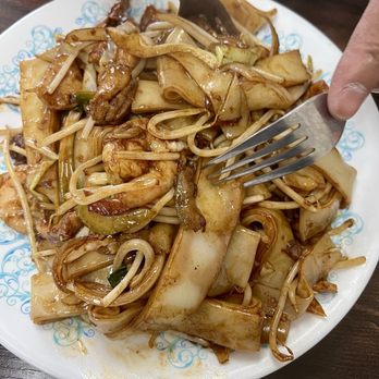 Lee's Kitchen - Combination chow fun - Chinese Near Me - Santa Clara, California Lee's Kitchen - Combination chow fun - Chinese Near Me - Santa Clara, California