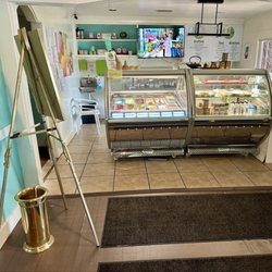 Peppermint Gelato Cafe - Front counter