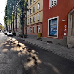 Kolping-Akademie - Unsere Räume liegen in der Adolf-Kolping-Straße in München, zentral zwischen Hauptbahnhof und Stachus.