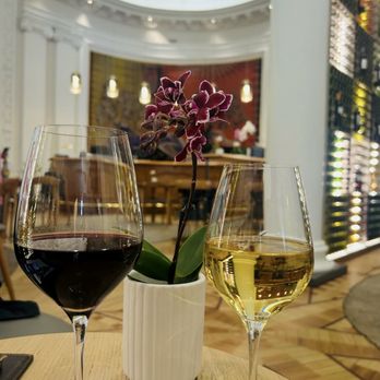 Le Bar à Vin du CIVB - Wine Bars Near Me - Bordeaux, 33 Le Bar à Vin du CIVB - Wine Bars Near Me - Bordeaux, 33