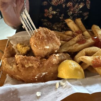 Fiddlers - Fish and chips mate - Seafood Near Me - St. Simons, Georgia