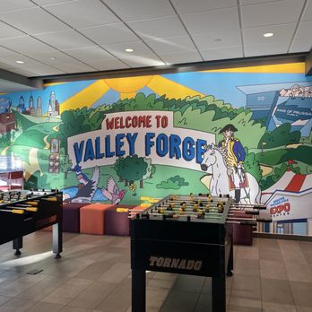 Tru By Hilton Audubon Valley Forge - Mural & games in lobby - Hotels Near Me - Audubon, Pennsylvania