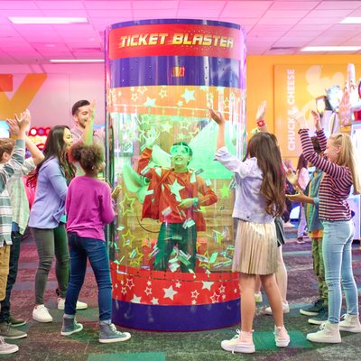 Chuck E. Cheese by null