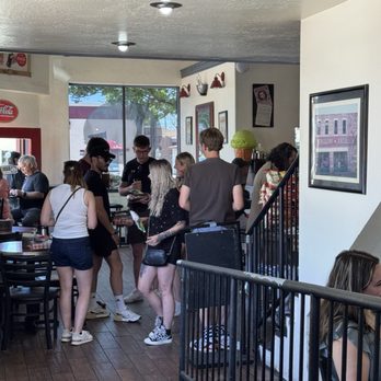 Sipp Shoppe - People waiting for their drinks and food. - Coffee & Tea Near Me - Winslow, Arizona