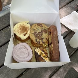 Blueberry Cardamom Sweet Bun   Cinnamon Roll Pistachio Lattice Croissant Rocher Croissant