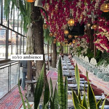 Beatnik On The River - Ambience - Cocktail Bars Near Me - Chicago, Illinois