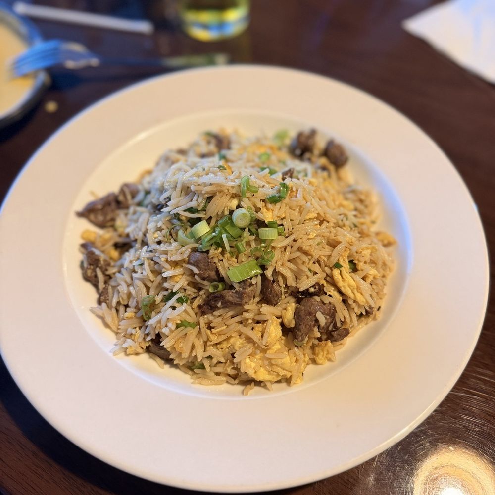 Arroz chaufa de carne à la bomba Arroz chaufa de carne à la bomba