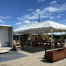 Lobsterland - Small covered eating area.