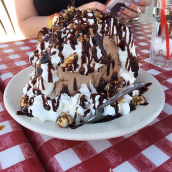 The Crab Pot - The mud pie. Not for babies - Seafood Near Me - Long Beach, California