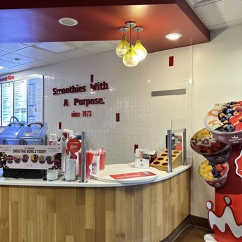 Smoothie King - a counter with a variety of snacks - Juice Bars & Smoothies Near Me - Greensboro, North Carolina Smoothie King - a counter with a variety of snacks - Juice Bars & Smoothies Near Me - Greensboro, North Carolina