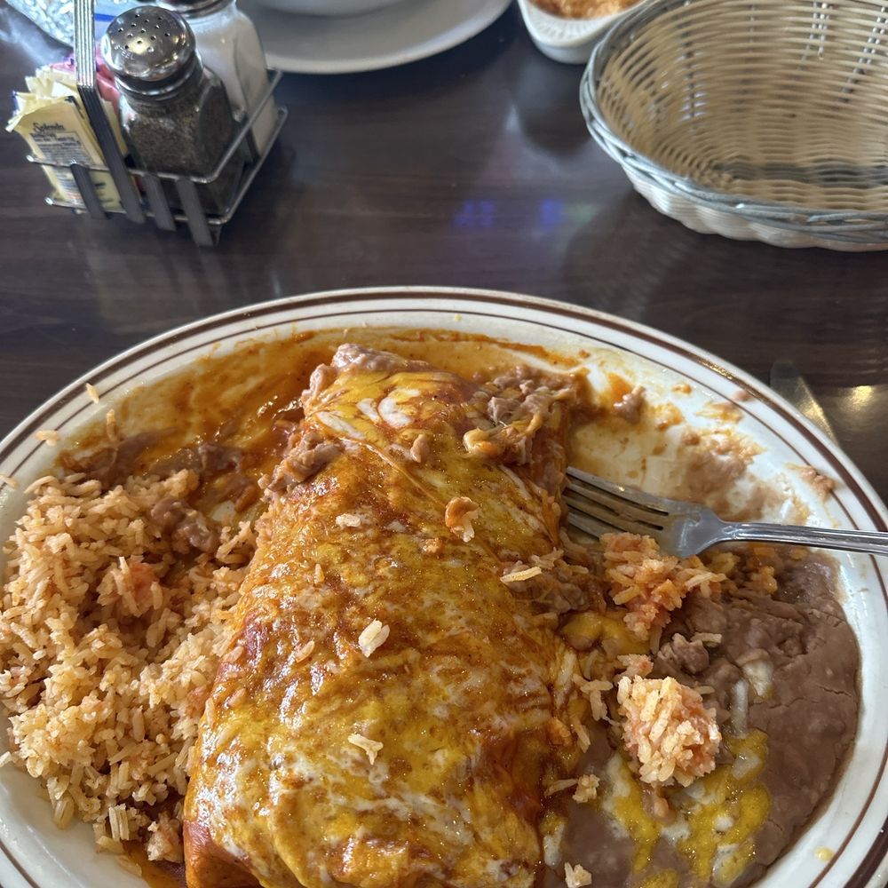El Zarape - WET BURRITO/ burrito mojado dinner plate - Mexican Near Me - Cypress, California El Zarape - WET BURRITO/ burrito mojado dinner plate - Mexican Near Me - Cypress, California