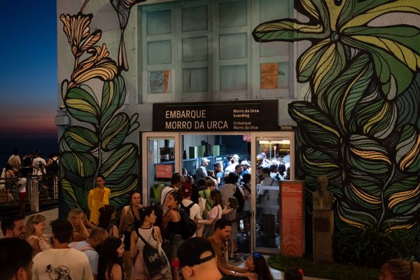 Sugar Loaf cable car by null