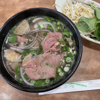 Dong Nai - Pho trio: filet, brisket, meat ball - Vietnamese Near Me - Austin, Texas
