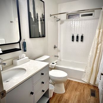 PVC at Roundhouse Resort - Bathroom - Hotels Near Me - Pinetop, Arizona