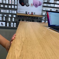 Apple - Potomac Town Center - Apple store