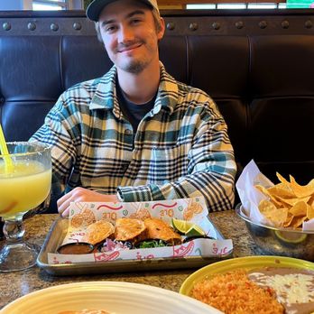 El Paso Mexican Grill - Burrito Guadalajara + quesobirra tacos - Mexican Near Me - Beaver Falls, Pennsylvania El Paso Mexican Grill - Burrito Guadalajara + quesobirra tacos - Mexican Near Me - Beaver Falls, Pennsylvania
