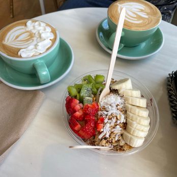 Honolulu Coffee - Açai bowl and latte - Cafes Near Me - Vancouver, British Columbia Honolulu Coffee - Açai bowl and latte - Cafes Near Me - Vancouver, British Columbia