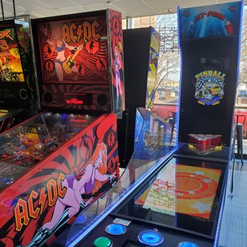 Pinball Garage - Pong game - Bars Near Me - Hamilton, Ohio Pinball Garage - Pong game - Bars Near Me - Hamilton, Ohio