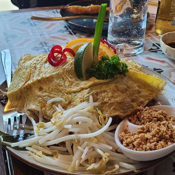 Chiang Rai Thai Kitchen and Bar - Royal pad thai with beef - Thai Near Me - Markham, Ontario Chiang Rai Thai Kitchen and Bar - Royal pad thai with beef - Thai Near Me - Markham, Ontario
