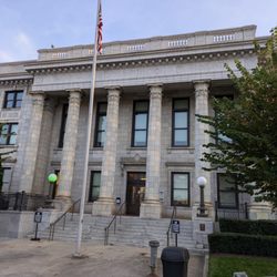 Alamance County Historical Courthouse - Alamance County Courthouse, Graham