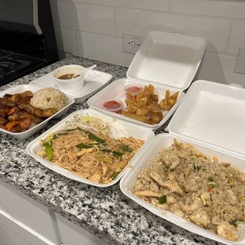 Pho Na - General Tso's Chicken with fried rice and hot and sour soup, Chicken pad thai, chicken fried rice, crab rangoons and Chinese egg rolls. - Vietnamese Near Me - New Braunfels, Texas Pho Na - General Tso's Chicken with fried rice and hot and sour soup, Chicken pad thai, chicken fried rice, crab rangoons and Chinese egg rolls. - Vietnamese Near Me - New Braunfels, Texas