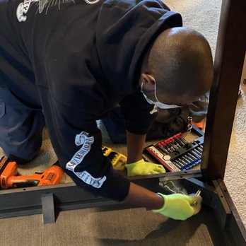 New Day Mover - Assembly a table - Movers Near Me - Fort Wayne, Indiana
