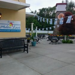 George's Molon Lavé - Next to the old clock tower in Battle Ground Village