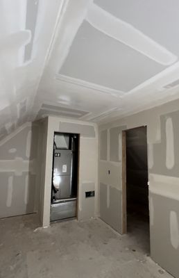 Mario’s Pro Drywall Logo