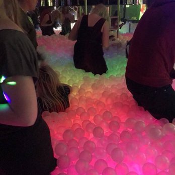 BallieBallerson - Rainbow light fun - Cocktail Bars Near Me - Shoreditch, XGL
