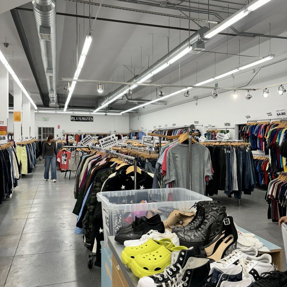 PUBLIC ESTRELLAS - Inside - Thrift Stores Near Me - Los Angeles, California PUBLIC ESTRELLAS - Inside - Thrift Stores Near Me - Los Angeles, California