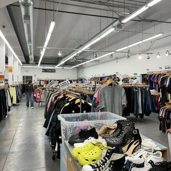 PUBLIC ESTRELLAS - Inside - Thrift Stores Near Me - Los Angeles, California PUBLIC ESTRELLAS - Inside - Thrift Stores Near Me - Los Angeles, California