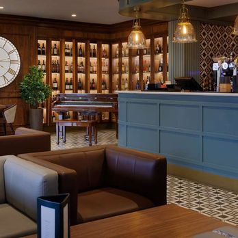DoubleTree by Hilton Belfast Templepatrick - Lobby - Hotels Near Me - Templepatrick, ANT