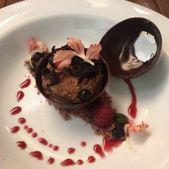 Casa Oaxaca - Beautiful chocolate moose along with edible flowers and delicious berries - Oaxacan Near Me - Oaxaca, OAX Casa Oaxaca - Beautiful chocolate moose along with edible flowers and delicious berries - Oaxacan Near Me - Oaxaca, OAX