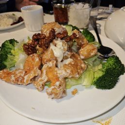 Walnut shrimp - excellent Walnut shrimp - excellent