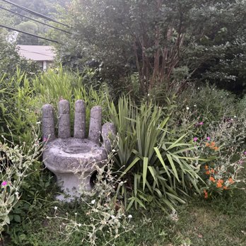 Lot 12 Public House - Outdoor garden area - Comfort Food Near Me - Berkeley Springs, West Virginia