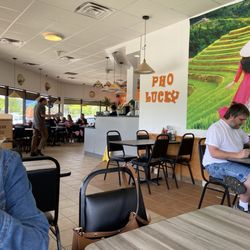 Pho Lucky - Seating area