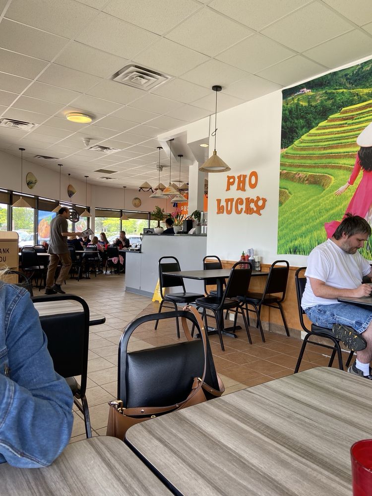 Pho Lucky Logo