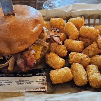Town Square Social - New American Near Me - Lebanon, Tennessee