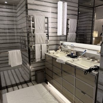 cheval blanc paris - Shower area - Hotels Near Me - Paris, 75