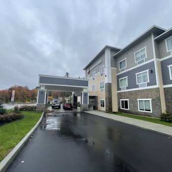 Best Western Plus Rumford Falls - The building 2 - Hotels Near Me - Rumford, Maine Best Western Plus Rumford Falls - The building 2 - Hotels Near Me - Rumford, Maine