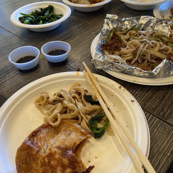 Bing's Dumpling - Beef pie, noodles with fermented soybean, XLB, Chinese greens, 10 Pieces Shrimp & Pork Wonton in Chili - Dim Sum Near Me - Fremont, California Bing's Dumpling - Beef pie, noodles with fermented soybean, XLB, Chinese greens, 10 Pieces Shrimp & Pork Wonton in Chili - Dim Sum Near Me - Fremont, California