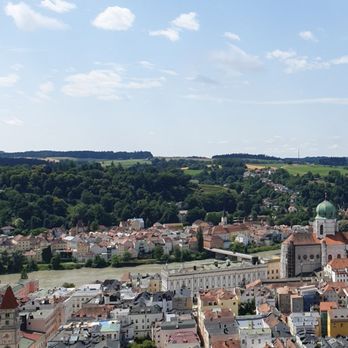 Stadtrundfahrt - Blick auf die Innstadt - Landmarks & Historical Buildings Near Me - Passau, BY