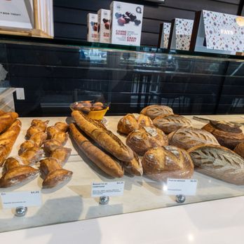 Le fournil Bakery - Bakeries Near Me - Canmore, Alberta Le fournil Bakery - Bakeries Near Me - Canmore, Alberta