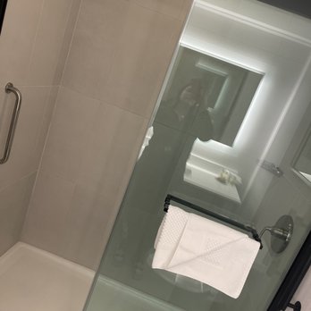 DoubleTree by Hilton Hotel Tulsa - Warren Place - Hotels Near Me - Tulsa, Oklahoma DoubleTree by Hilton Hotel Tulsa - Warren Place - Hotels Near Me - Tulsa, Oklahoma